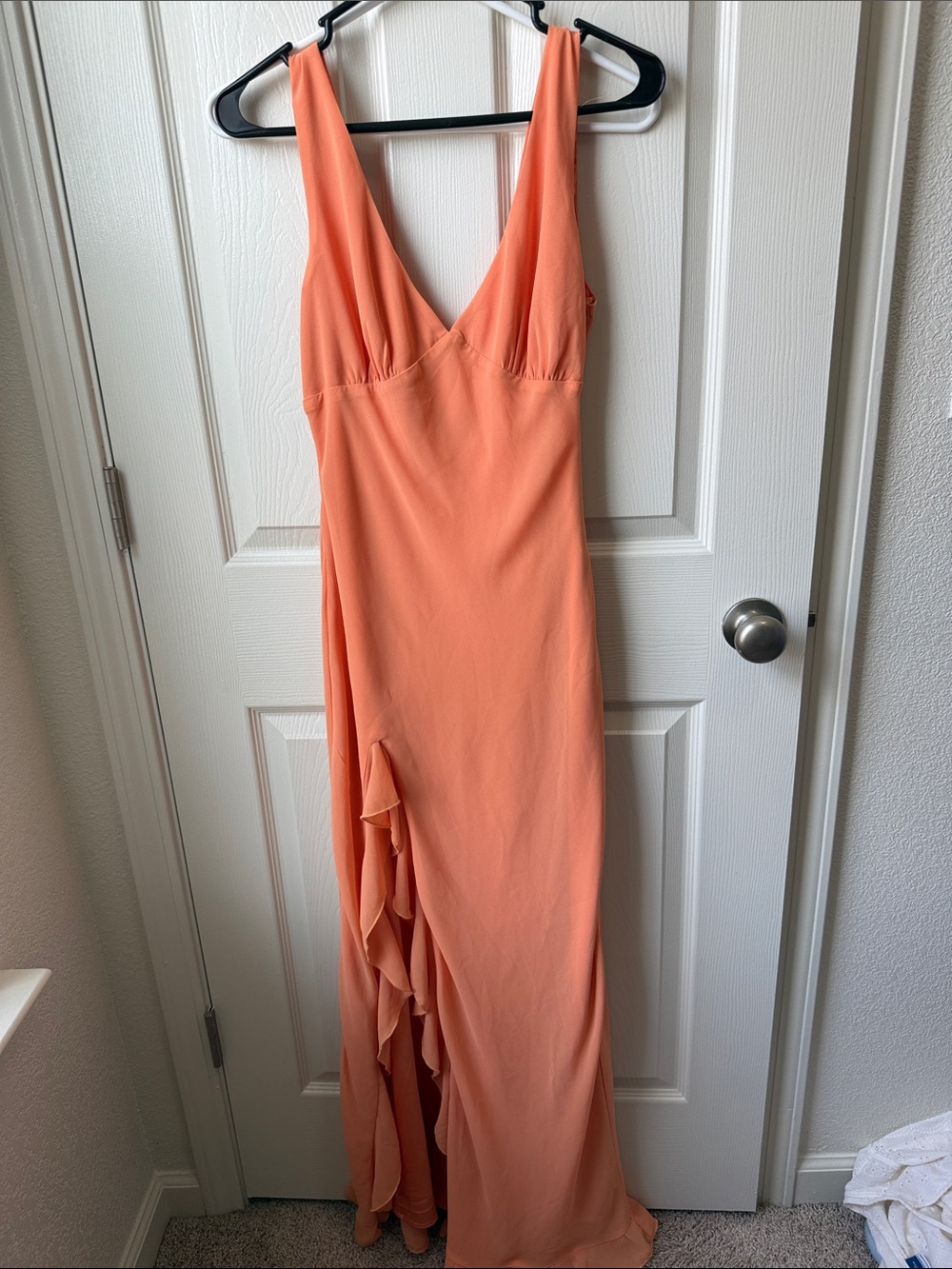 White FoxPeach Ruffle-Slit Formal Dress